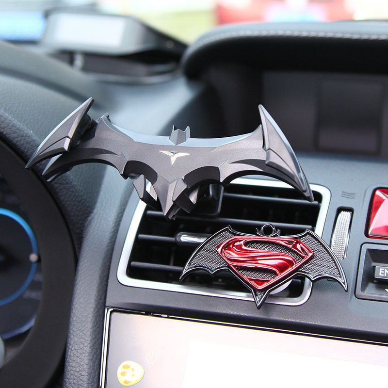 Car Mobile Phone Holder – Batman-Inspired Dashboard Gravity Stand